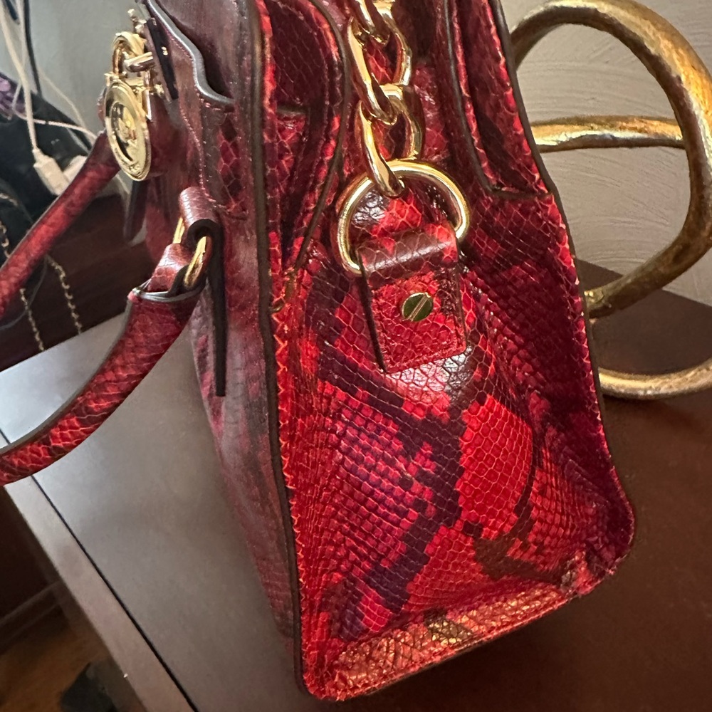 Michael Kors Hamilton Red Snake Print Embossed Handbag Iconic MK‎ Gold Hardware - Picture 9 of 16